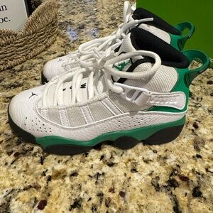 Jordan 6 rings “Lucky green” & white